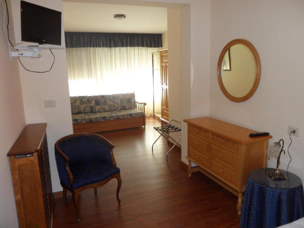 Hotel Avenida Baiona Sabaris Eksteriør bilde