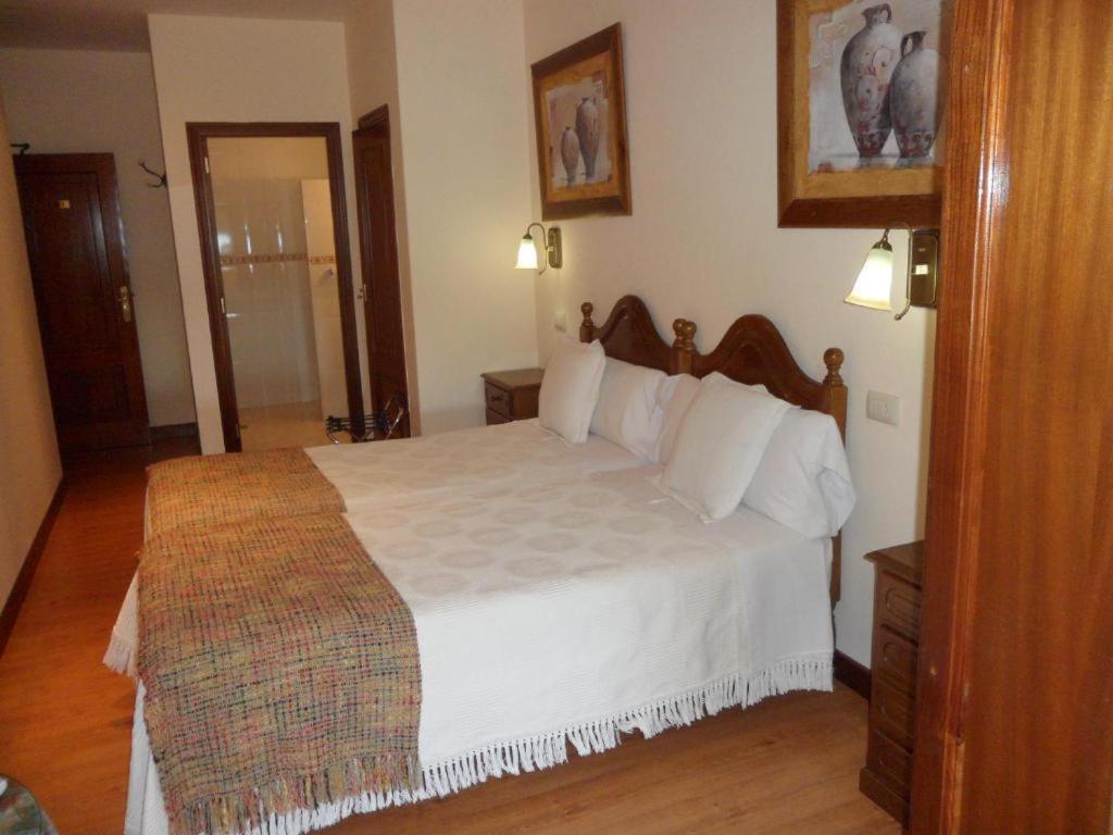 Hotel Avenida Baiona Sabaris Eksteriør bilde
