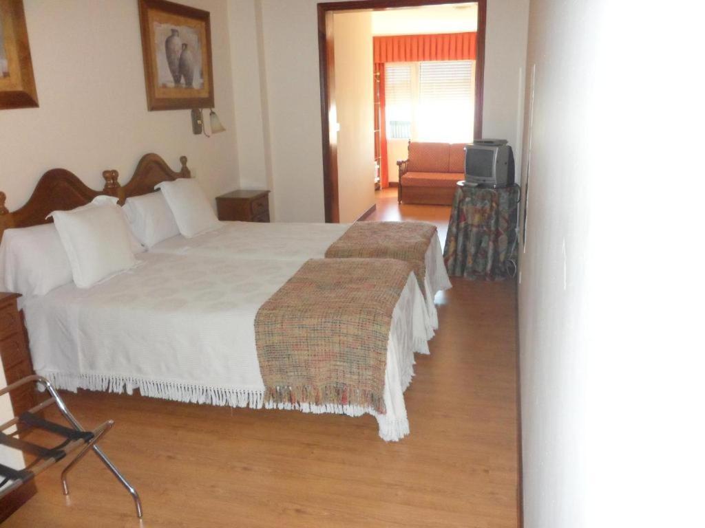Hotel Avenida Baiona Sabaris Eksteriør bilde