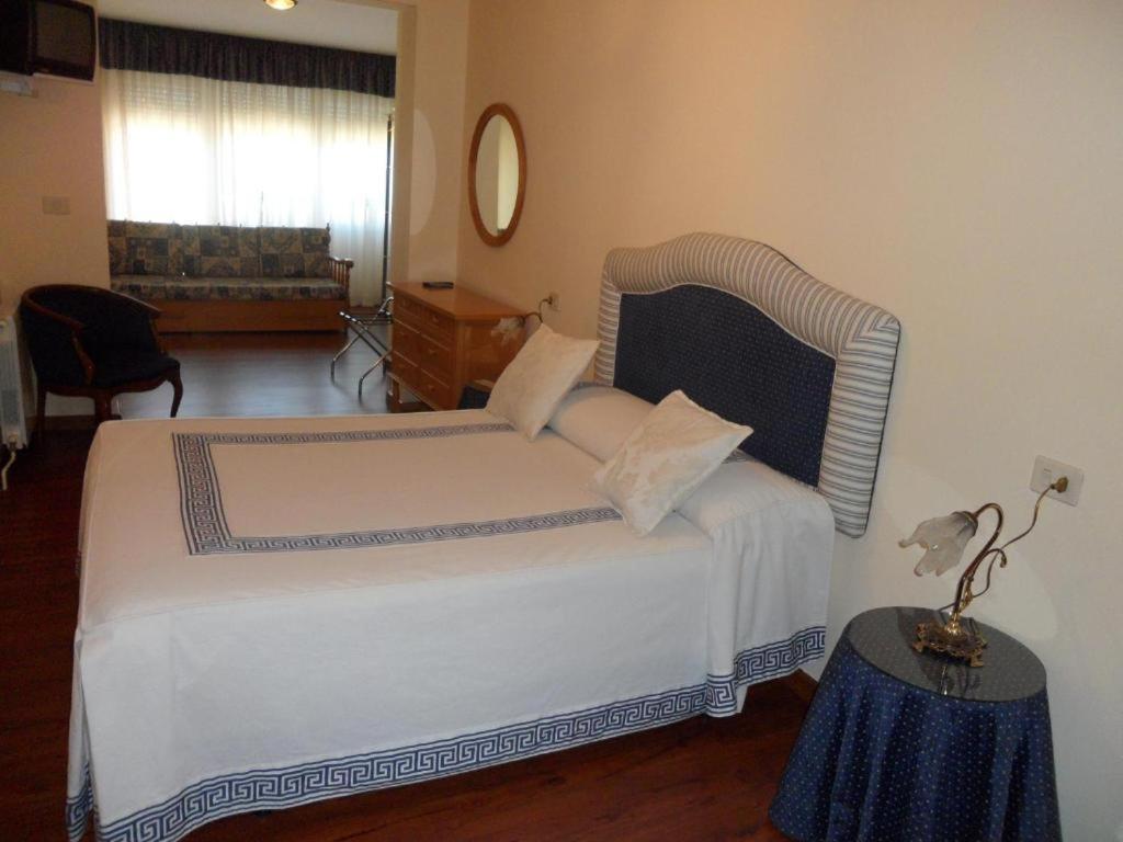 Hotel Avenida Baiona Sabaris Eksteriør bilde