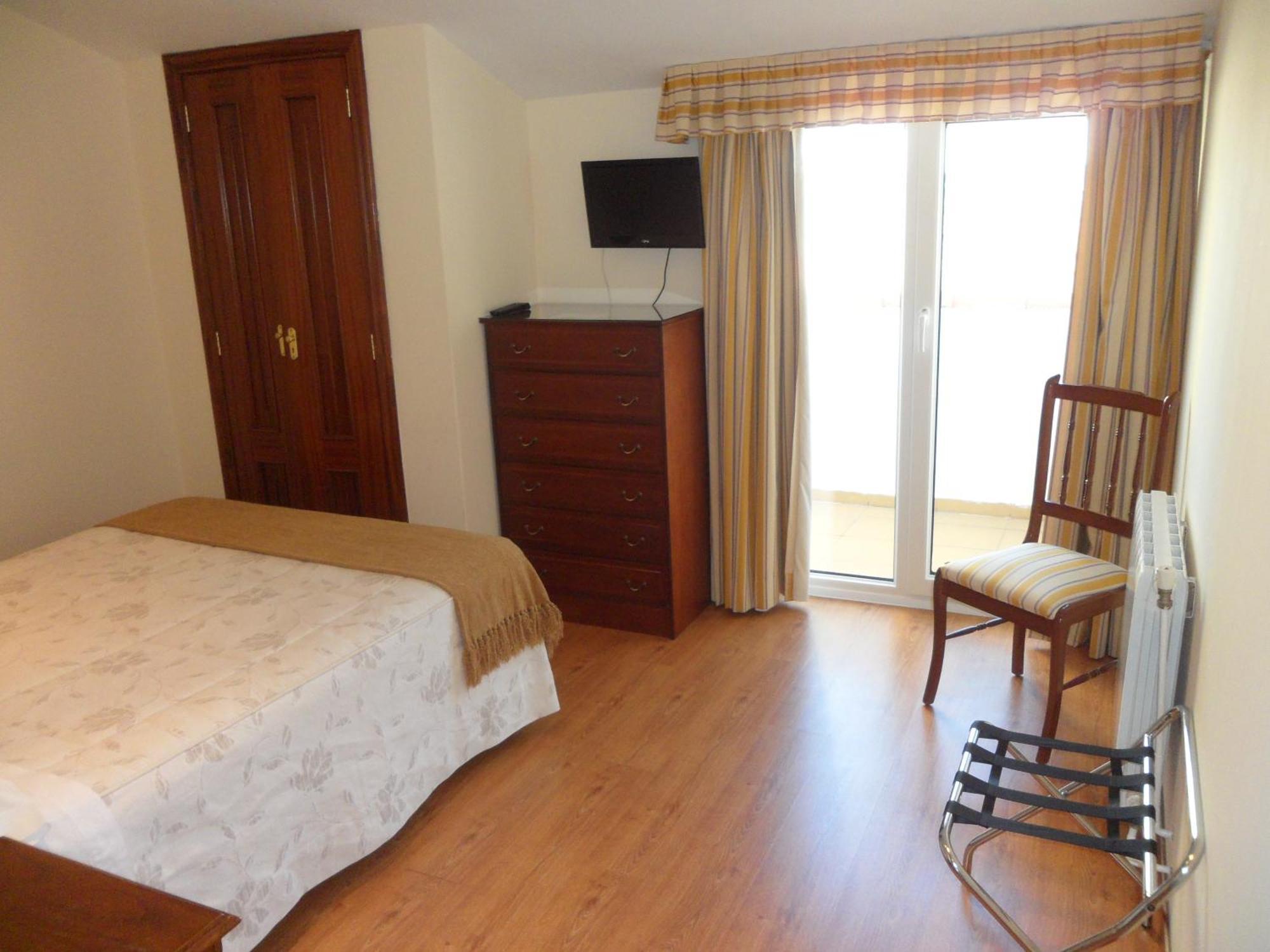 Hotel Avenida Baiona Sabaris Eksteriør bilde